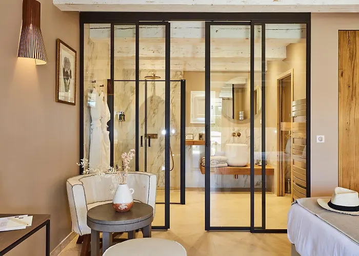 Hotel La Bastide Saint Georges & 4*