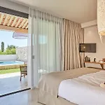 호텔 La Bastide Saint Georges & 4*