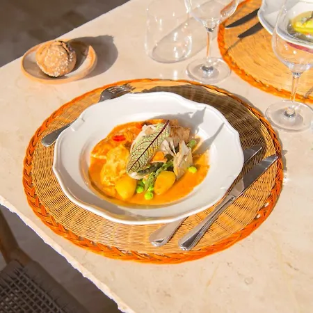 La Bastide Saint Georges & Отель Форкалькье