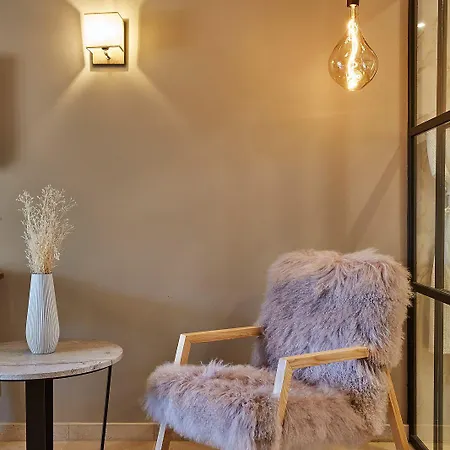 호텔 La Bastide Saint Georges & 4*